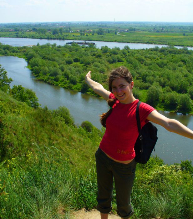 Dziewczyna w Pieprzówkach Sandomierskich.
