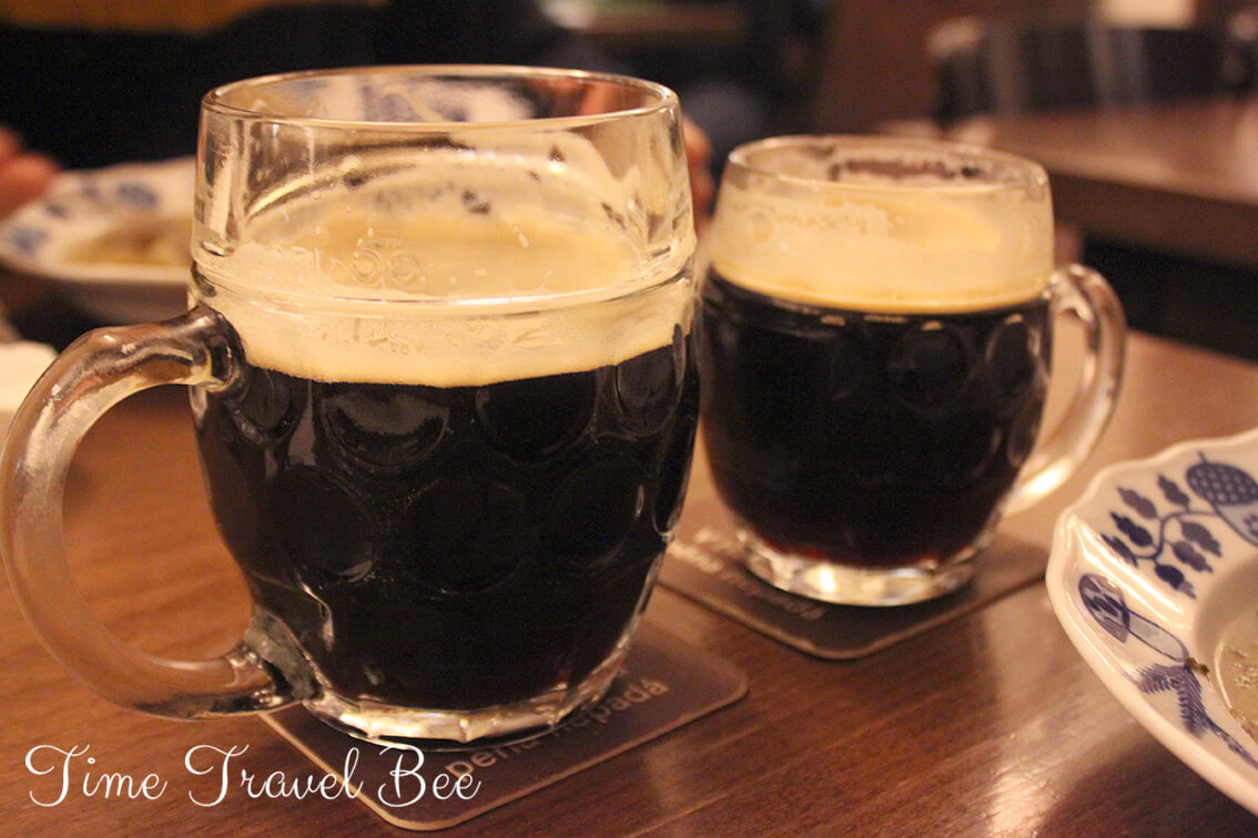 Przewodnik po czeskim piwie. Jak zamówić piwo w Czechach? Małe czy duże piwo?