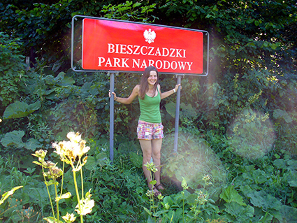 Tablica Bieszczadzkiego parku krajobrazowego, polska dziewczyna