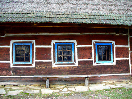 Drewniana chata w Bieszczadach