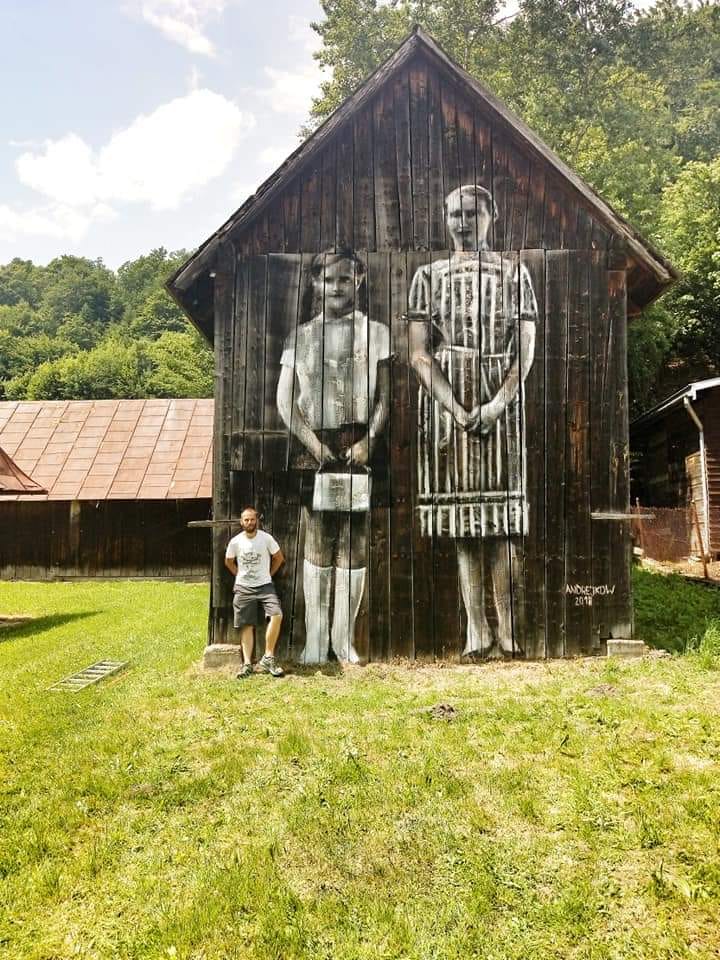 Street art na stodołach w Bieszczadach. 