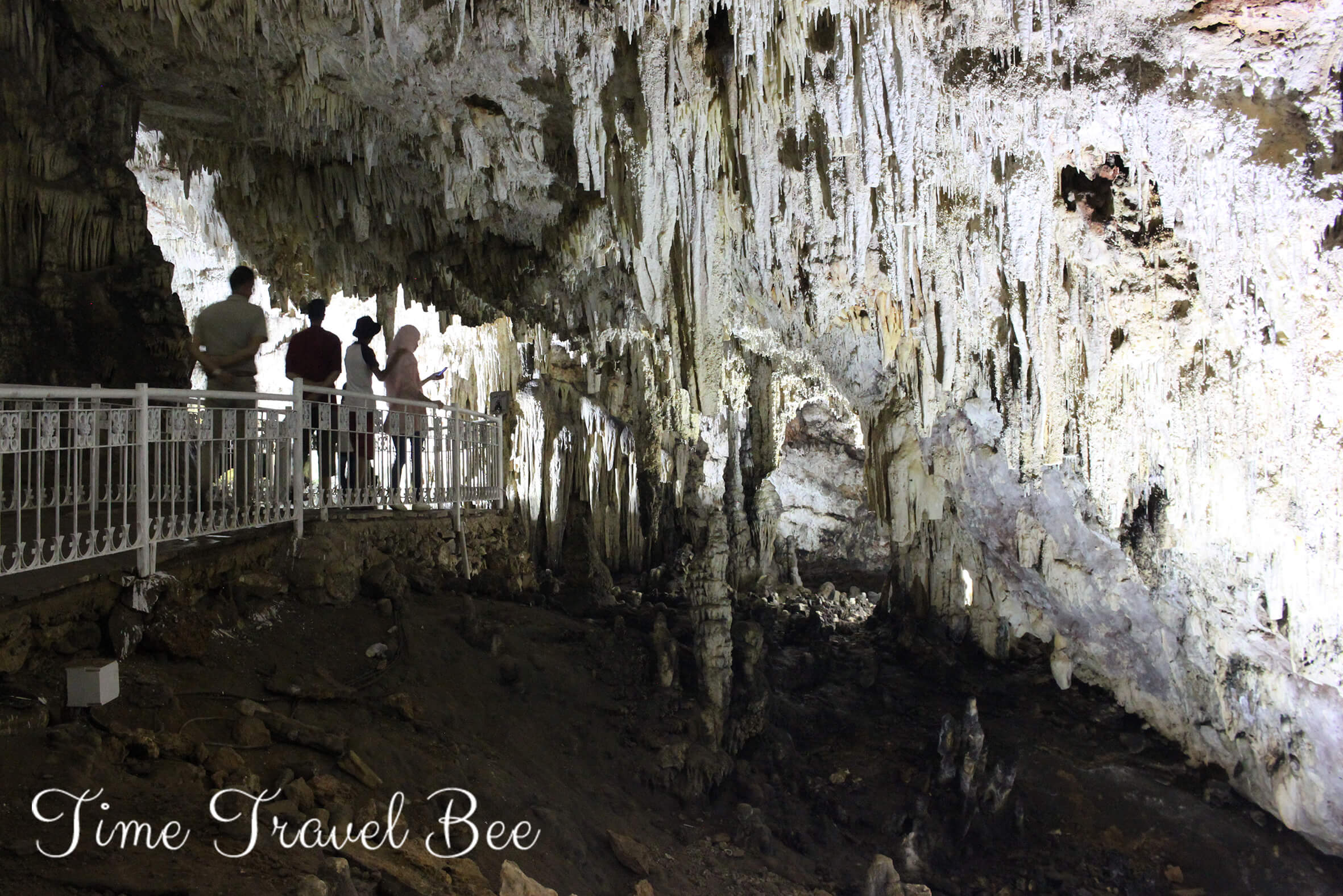 Jaskinia Algieria tlemcen stalaktyty.