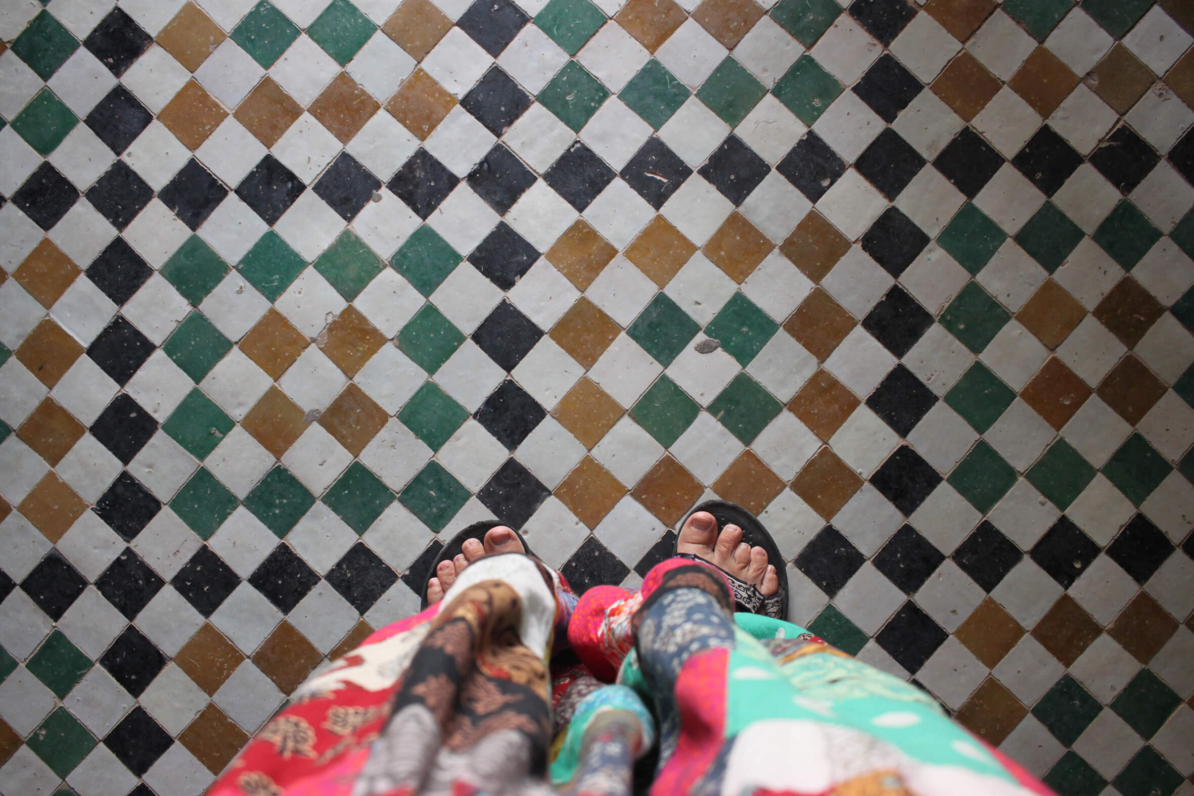 Mozaika na podłodze w Algierii, antyczne mozaiki; kolory Algierii kafelki.