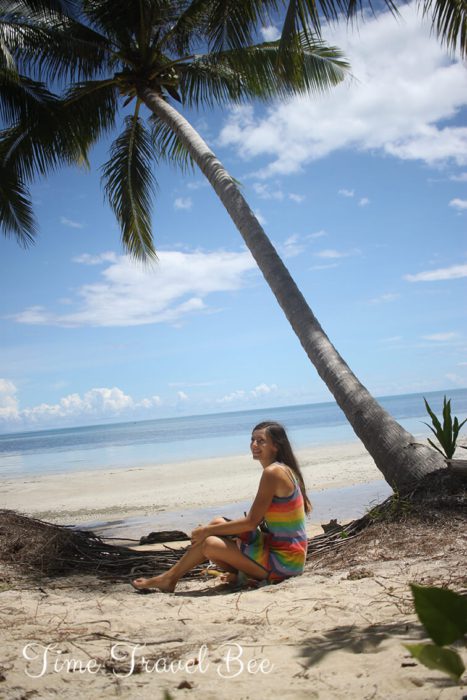 Togiany, Celebes. Plaża, palmy kokosowe.
