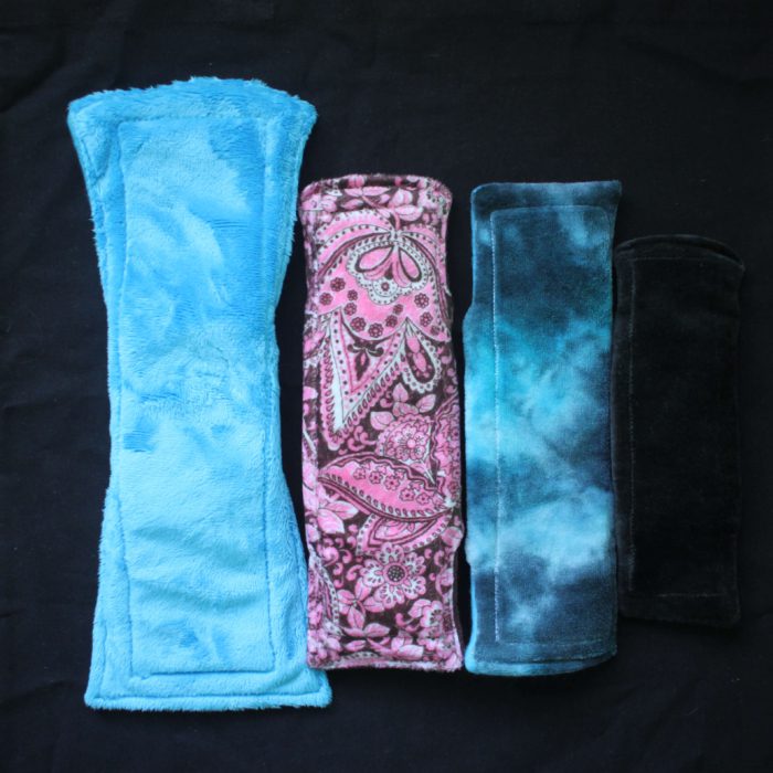 Miesiączka zero waste - wielorazowe podpaski różnych rozmiarów.