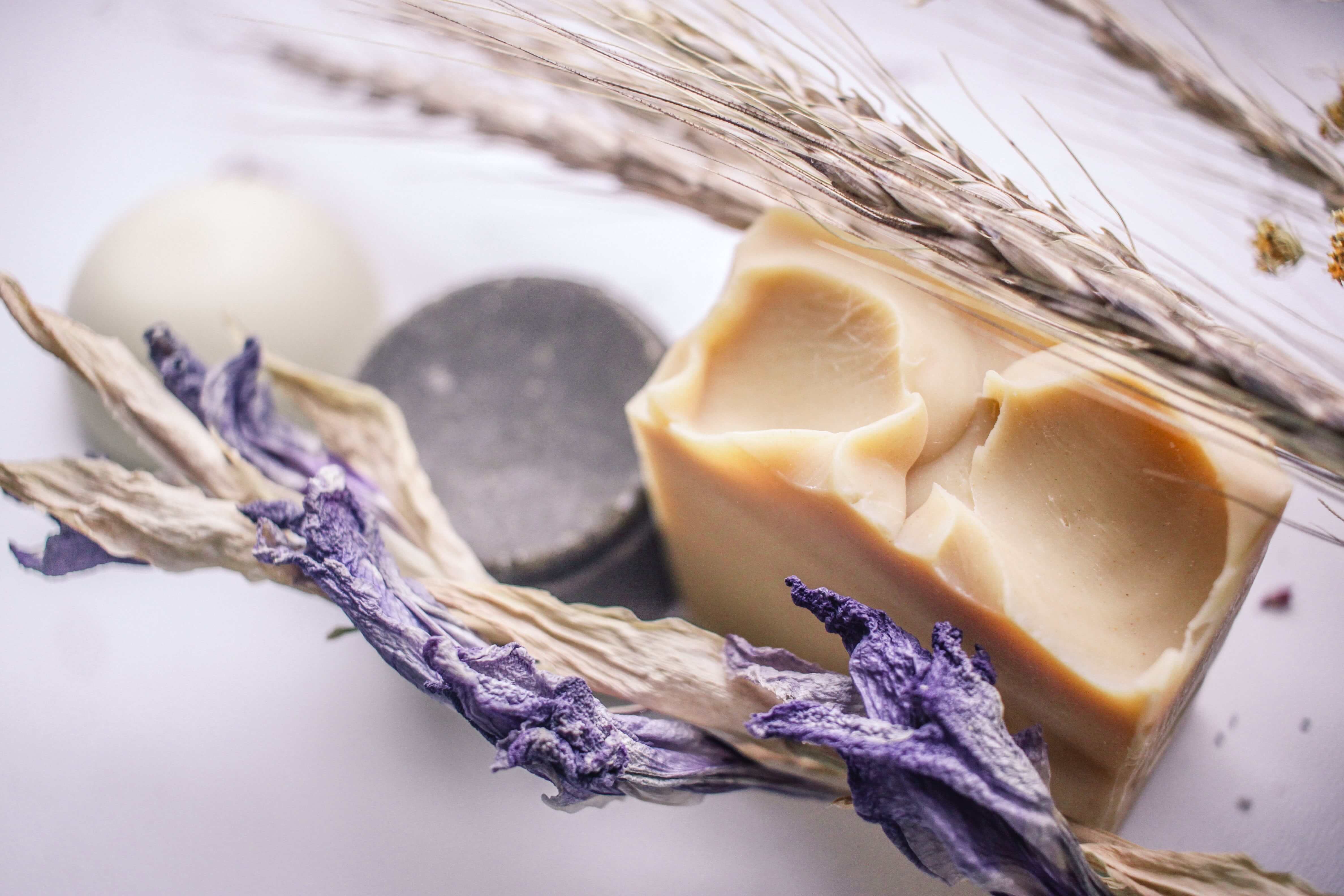 Kosmetyki w kostce w Twojej kosmetyczce.